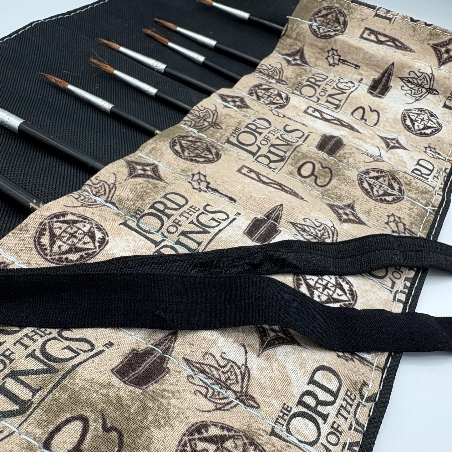 The Scroll brush wrap