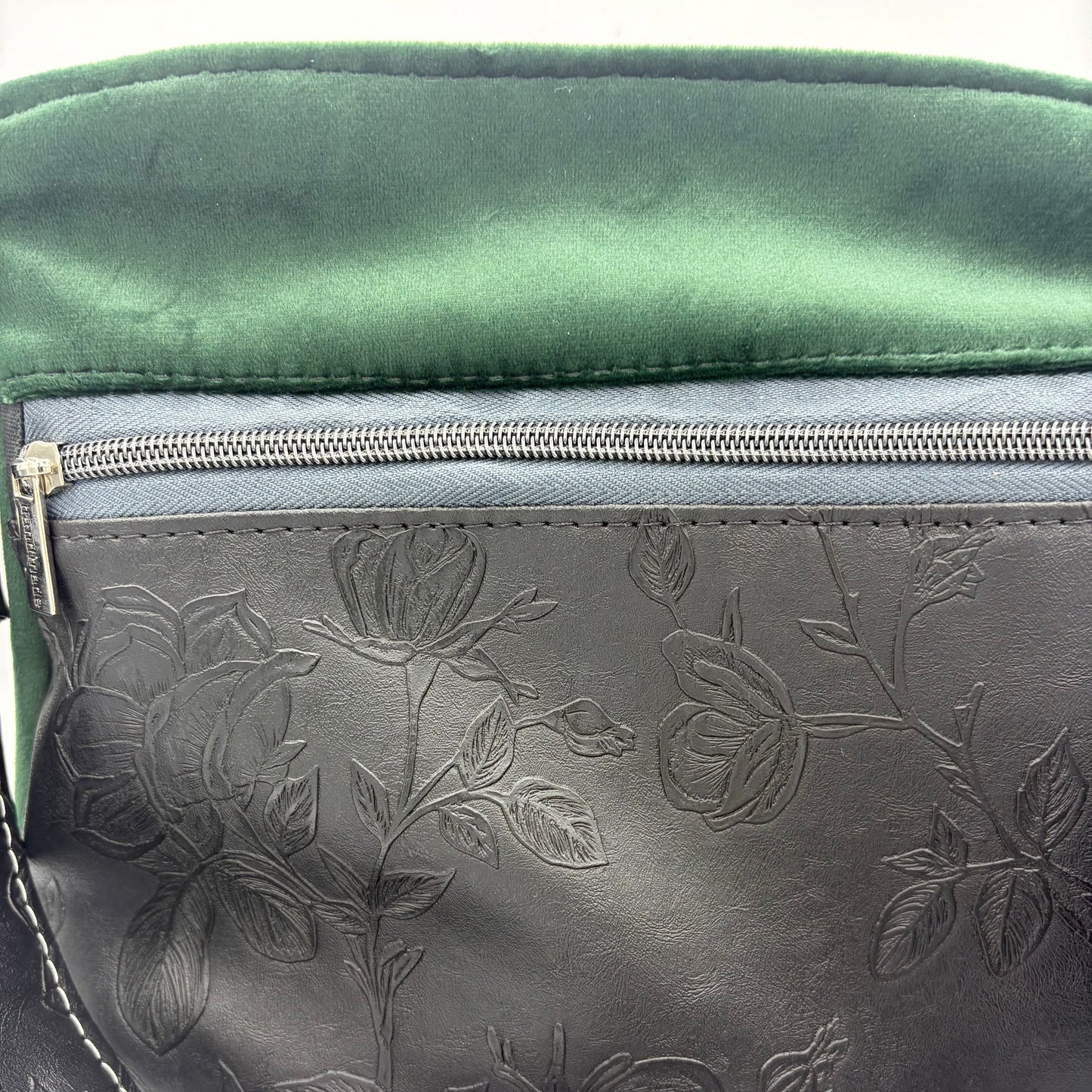 Christmassy Crossbody Cutie
