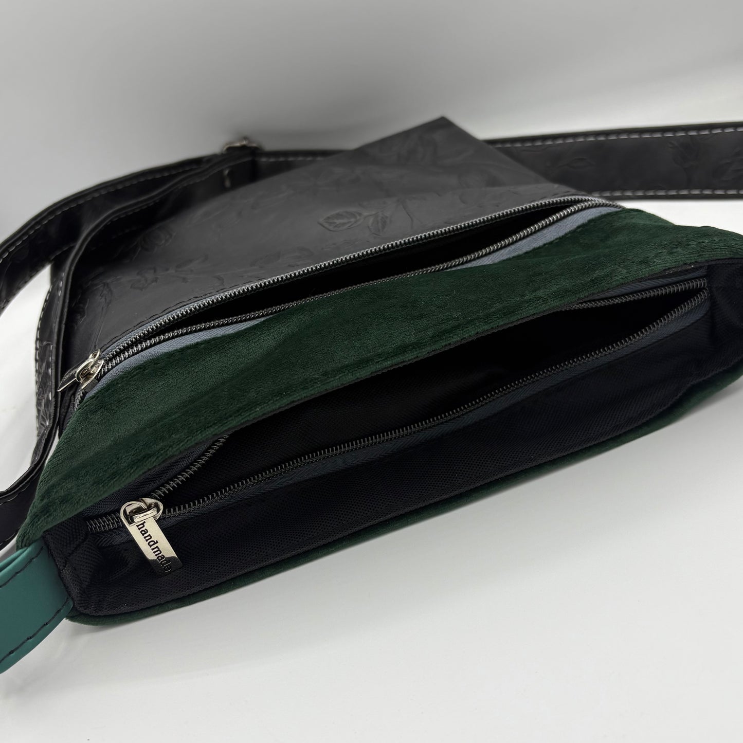 Christmassy Crossbody Cutie