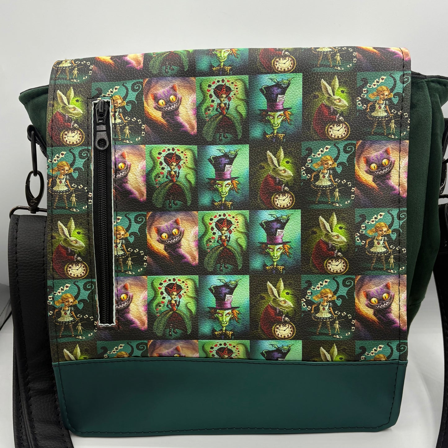 Alice’s Messenger Bag
